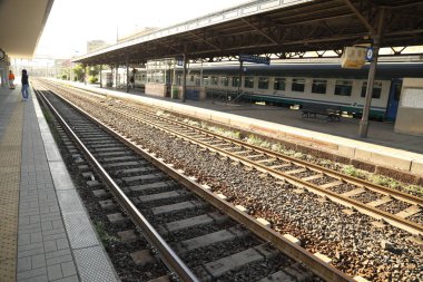 Kırsal alanda tren rayı