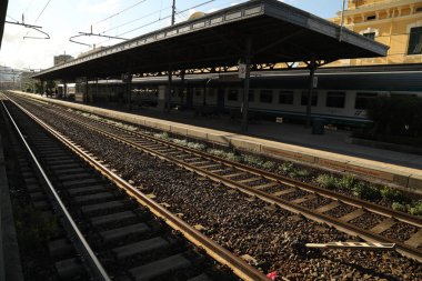 Kırsal alanda tren rayı