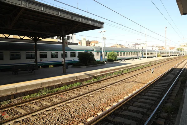 Treinspoor op het platteland — Stockfoto