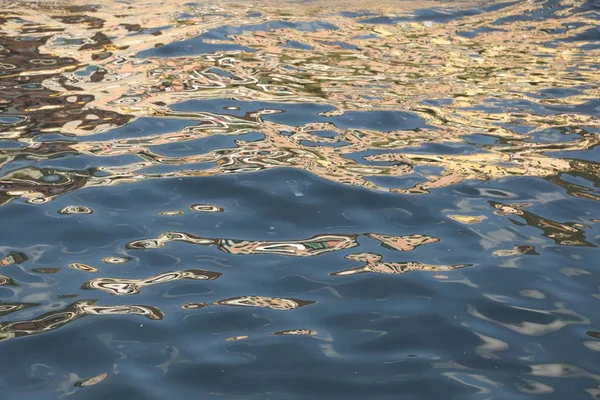바다에서 일어나는 파도 — 스톡 사진