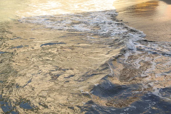 Wasserwellen im Meer — Stockfoto