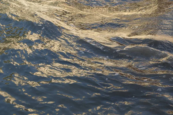Vattenvågor i havet — Stockfoto