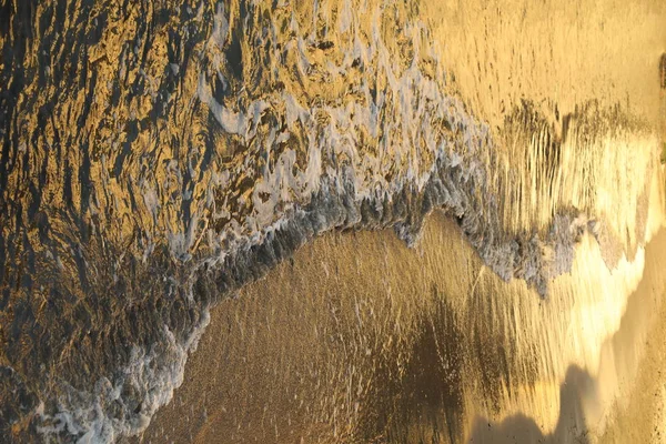 Водні хвилі в морі — стокове фото