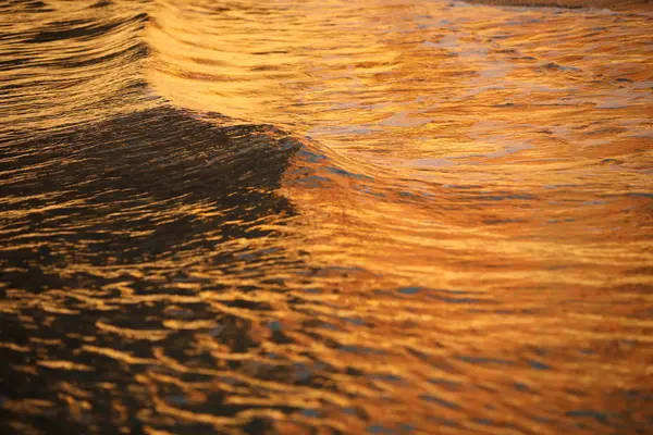 Ondas de água no mar — Fotografia de Stock