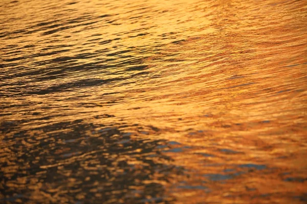 Ondas de água no mar — Fotografia de Stock