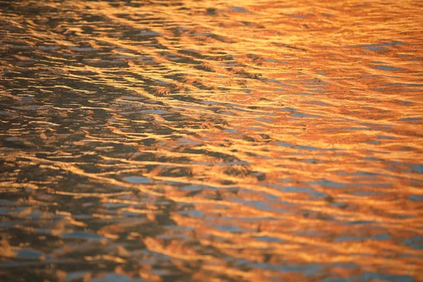 Onde d'acqua nel mare — Foto Stock