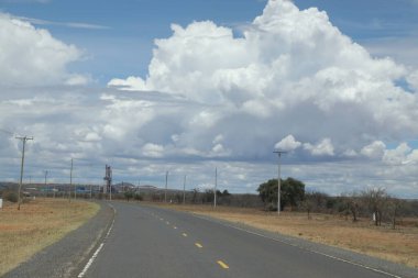 Bir Fabrikanın Dışında