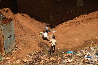 Kenya Nairobi 'nin varoş bölgesinde çocuklar 31 Ağustos 2019