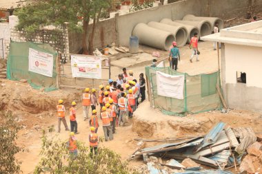 İnşaat alanında çalışanlar