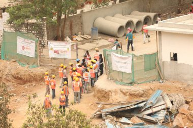 İnşaat alanında çalışanlar