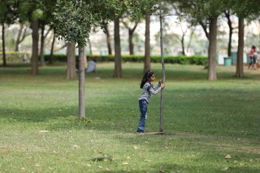 Çocuklar parkta oynuyor. 6 Mart 2020 Hyderabad India