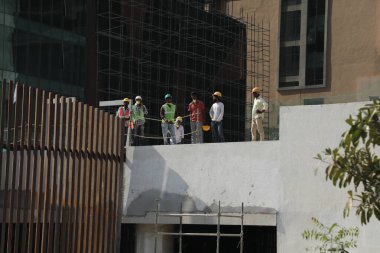 6 Mart 2020 'de Hyderabad Hindistan' da inşaat alanında çalışanlar