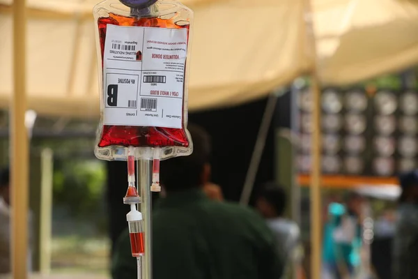 Hindistan kırsal kesiminde Kan Bağışı Kampı