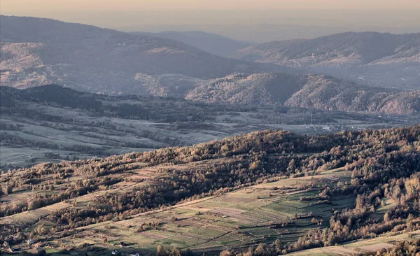 Vista Topo Montanha Lubon Wielki Beskid Wyspowy Mountains Polónia — Fotografia de Stock