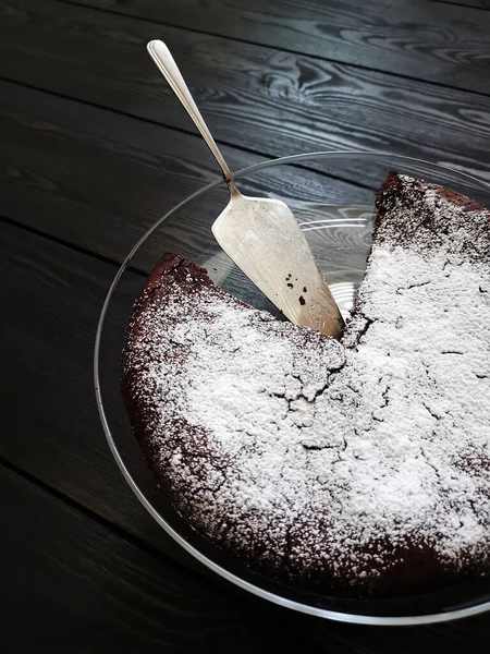 Torta Cioccolato Brownie Sul Tavolo Scuro — Foto Stock