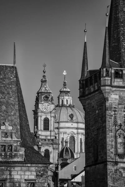 Malostranská mostecká věž na Karlově mostě v Praze — Stock fotografie