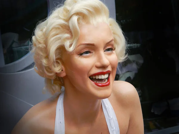 Marilyn Monroe, The Hollywood Walk of Fame erstreckt sich ...