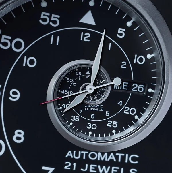 Klassische moderne schwarze Silberuhr Uhr abstrakte fraktale surreale Spirale. Uhr ungewöhnliche abstrakte Textur Muster fraktalen Hintergrund. moderne stilvolle Uhr arabische Ziffern Zeiger — Stockfoto