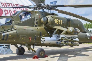 Zhukovsky, Rusya, 21 Temmuz 2017: Havacılık ve uzay uçak sergi Maks 2017. Yeni değiştirilmiş savaş helikopteri Mi-28nm (Apache Analog). Rus ordusunun askeri helikopterler. Rus askeri Hava Kuvvetleri