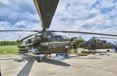 Zhukovsky, Rusya, 21 Temmuz 2017: Havacılık ve uzay uçak sergi Maks 2017. Yeni değiştirilmiş savaş helikopteri Mi-28nm (Apache Analog). Rus ordusunun askeri helikopterler. Rus askeri Hava Kuvvetleri