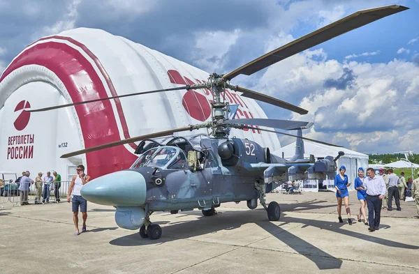 Zhukovsky, Rusya, 21 Temmuz 2017: Havacılık ve uzay uçak sergi Maks 2017. Yeni nesil savaş helikopteri Ka-52 (Kamov) timsah. Rus askeri helikopterler. Rus askeri Hava Kuvvetleri