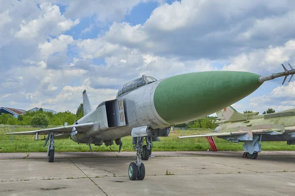 Zhukovsky, Rusya, 21 Temmuz 2017: Havacılık ve uzay uçak sergi Maks 2017. Rus Havacılık efsanesi jet savaş uçağı Su-15. Sovyet Rus miitary uçaklar. Efsanevi Rus Su aile uçaklar