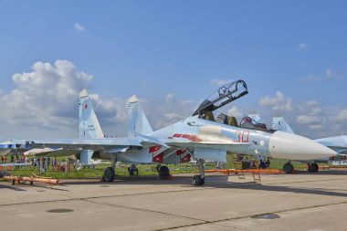 Zhukovsky, Rusya, 21 Temmuz 2017: Havacılık ve uzay uçak sergi Maks 2017. Efsanevi Rus jet avcı uçağı Mig - 27m (NATO'nun Flanker-E) dünya ünlü Rus askeri jet uçakları. Rus askeri Hava Kuvvetleri
