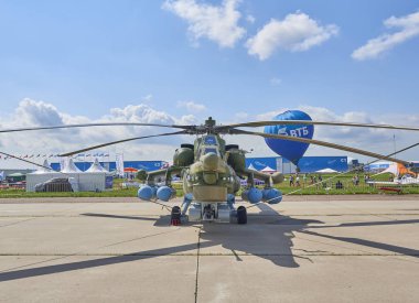 Zhukovsky, Rusya, 21 Temmuz 2017: Havacılık ve uzay uçak sergi Maks 2017. Savaş askeri helikopter Mi-28. Rus askeri helikopterler. Rus askeri Hava Kuvvetleri