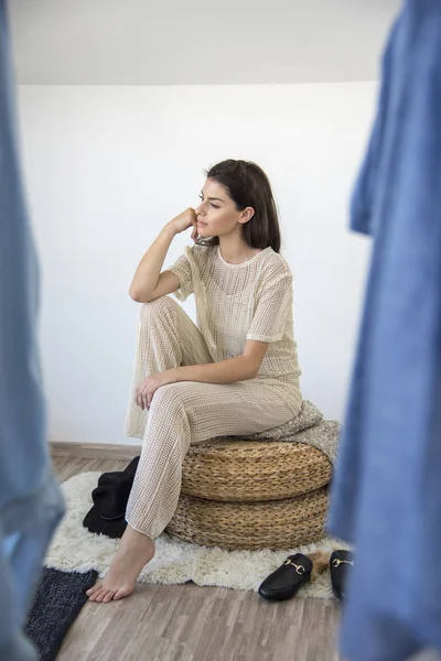 Bazı dolap değişiklikler yapmak için düşünme.