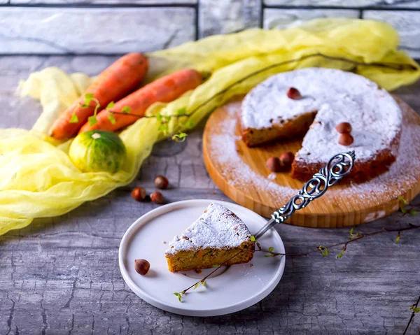Piece of pumpkin-carrot cake is on the plate. — Stock Photo, Image