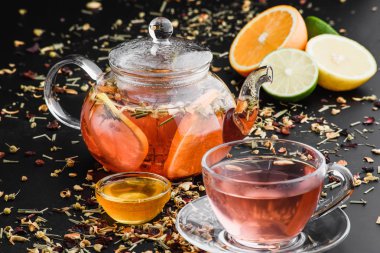 meyve ve Ballı bitki çayı