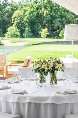 Dekorasyon düğün töreni için. Çiçekler portre.