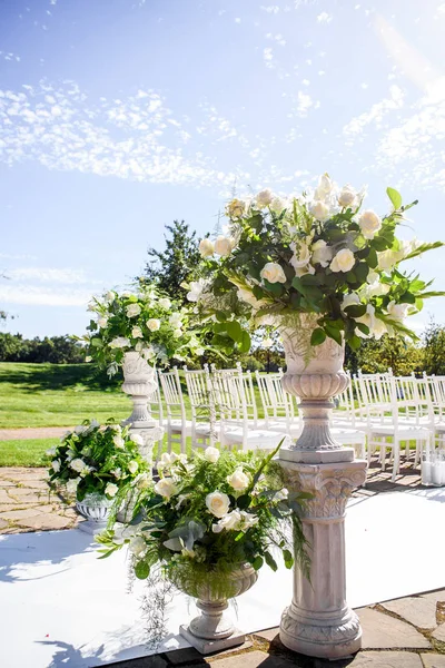 floristics dekorasyon düğün töreni için. Çiçekler portre.