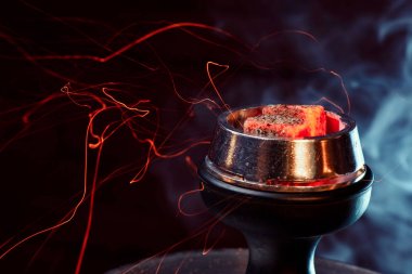 Kırmızı kömürlü Shisha nargile