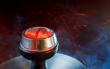Kırmızı kömürlü Shisha nargile