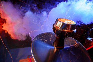 Kırmızı kömürlü Shisha nargile