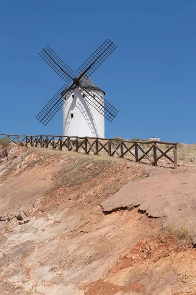 Alcazar de San Juan yel değirmeni — Stok fotoğraf