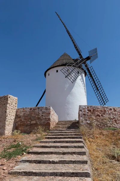 Alcazar de San Juan yel değirmeni — Stok fotoğraf