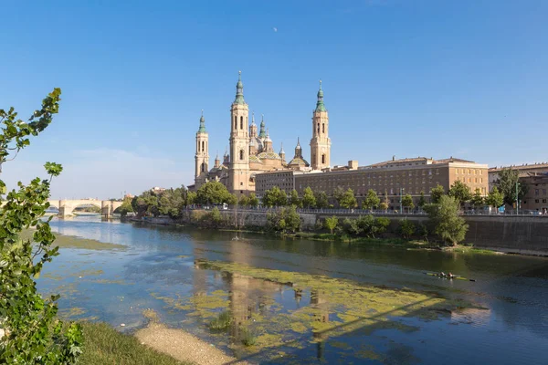 Zaragoza-basilikan i Spanien — Stockfoto