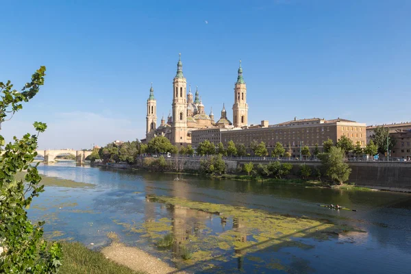 Zaragoza bazilika ve Španělsku — Stock fotografie