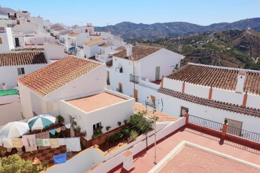 Frigiliana panoramik manzaralı Costa del Sol üzerinde