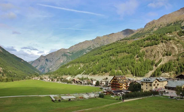 Zobrazit Malé Alpské Vesnice Cogne Valle Aosta Itálie — Stock fotografie