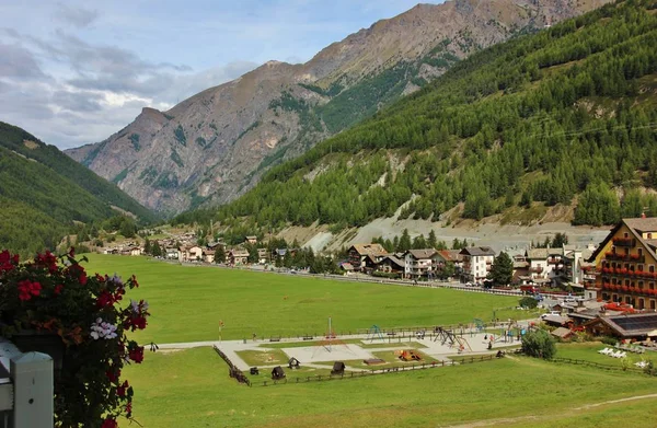 Vista Para Pequena Aldeia Alpina Cogne Vale Aosta Itália — Fotografia de Stock