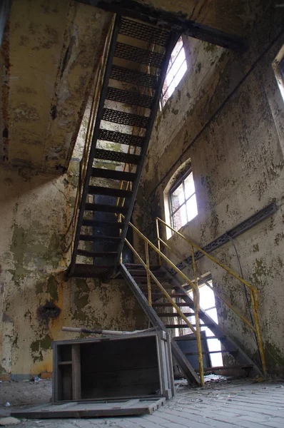 工場内階段 — ストック写真