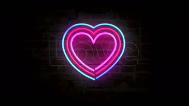 Tuğla duvardaki kalp ve aşk sembolü neon. Romantik ampuller, flörtler ve duygular. Döngüsüz ve kusursuz soyut konsept animasyonu.