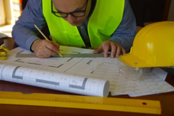 Direttore Edile Appaltatore Costruttore Ingegnere Sul Posto Lavoro Operaio Sopra — Foto Stock