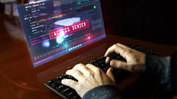 Hacker Escribiendo Teclado Rompe Seguridad Informática Pantalla Del Holograma Escritorio — Vídeo de stock