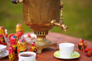 Semaver ve matryoshka bebekler