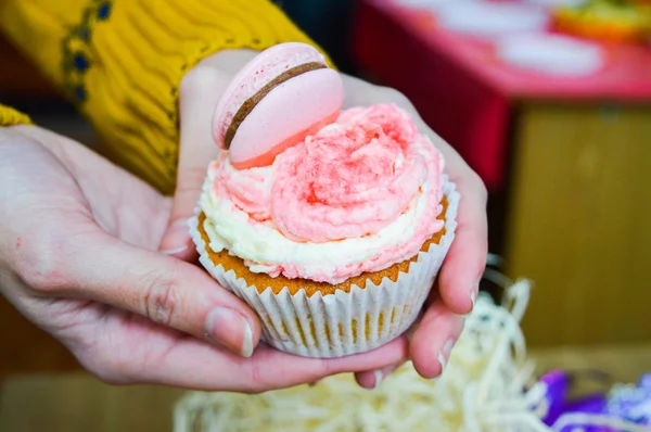 kremalı cupcake.