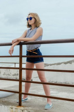 Kaykay Parkı'nda vakit kız